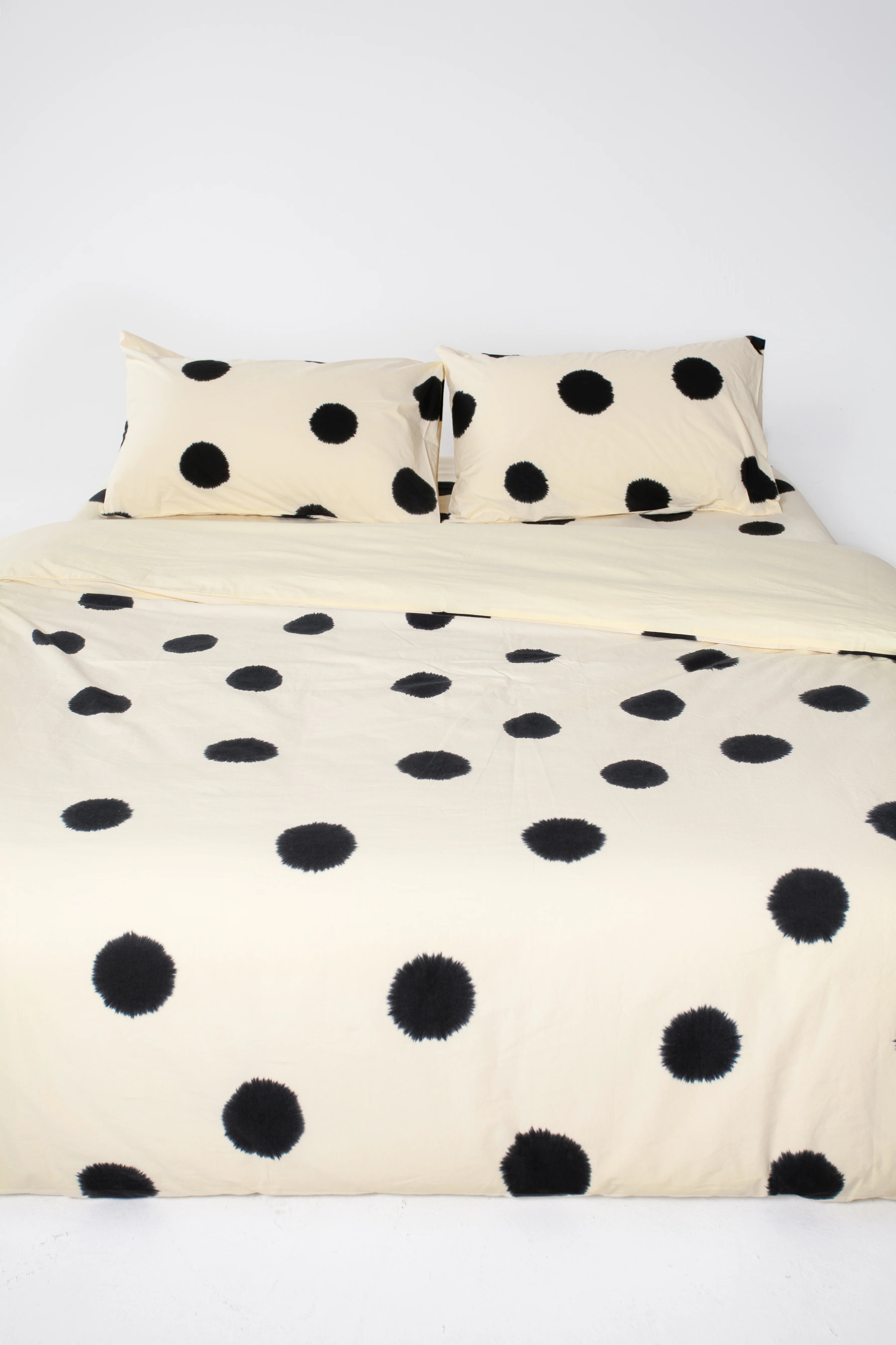 NEW ARTISAN BEDWEAR